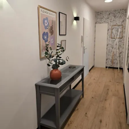 Apartamento Zentrumsnah In - Balkon - Gratis Parken